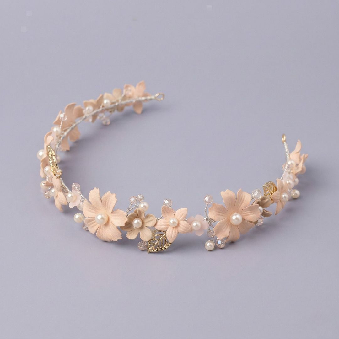 التيجان البناتية