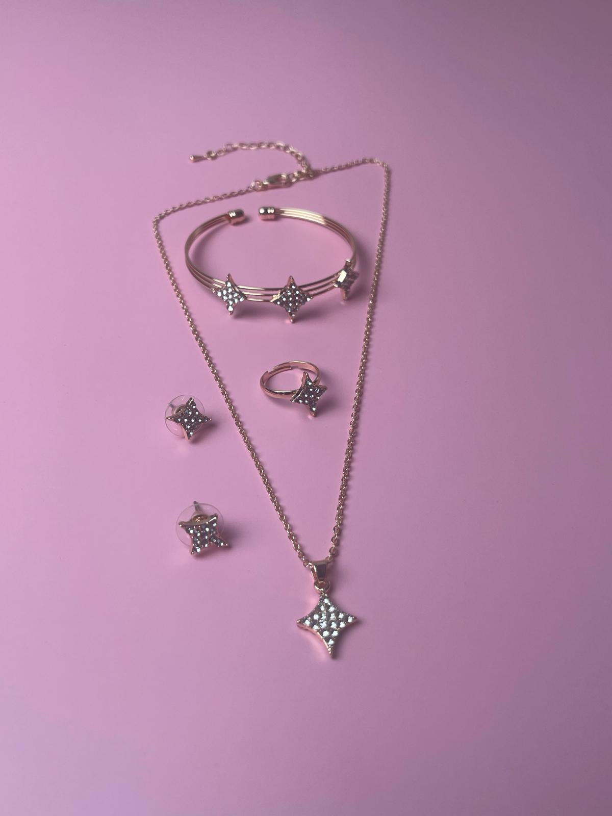 طقم اكسسوار