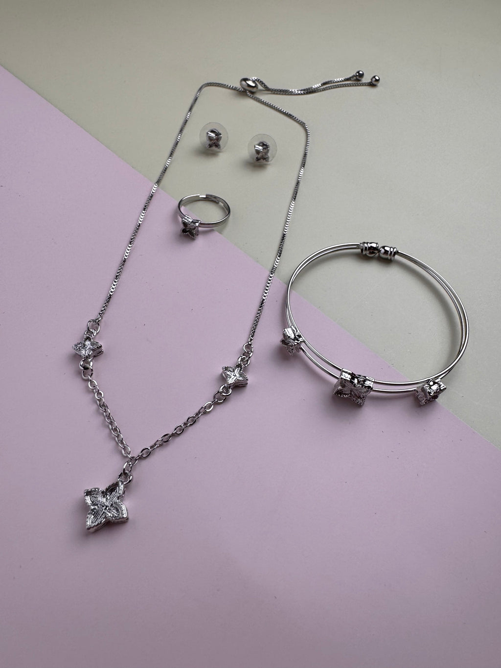 طقم اكسسوار