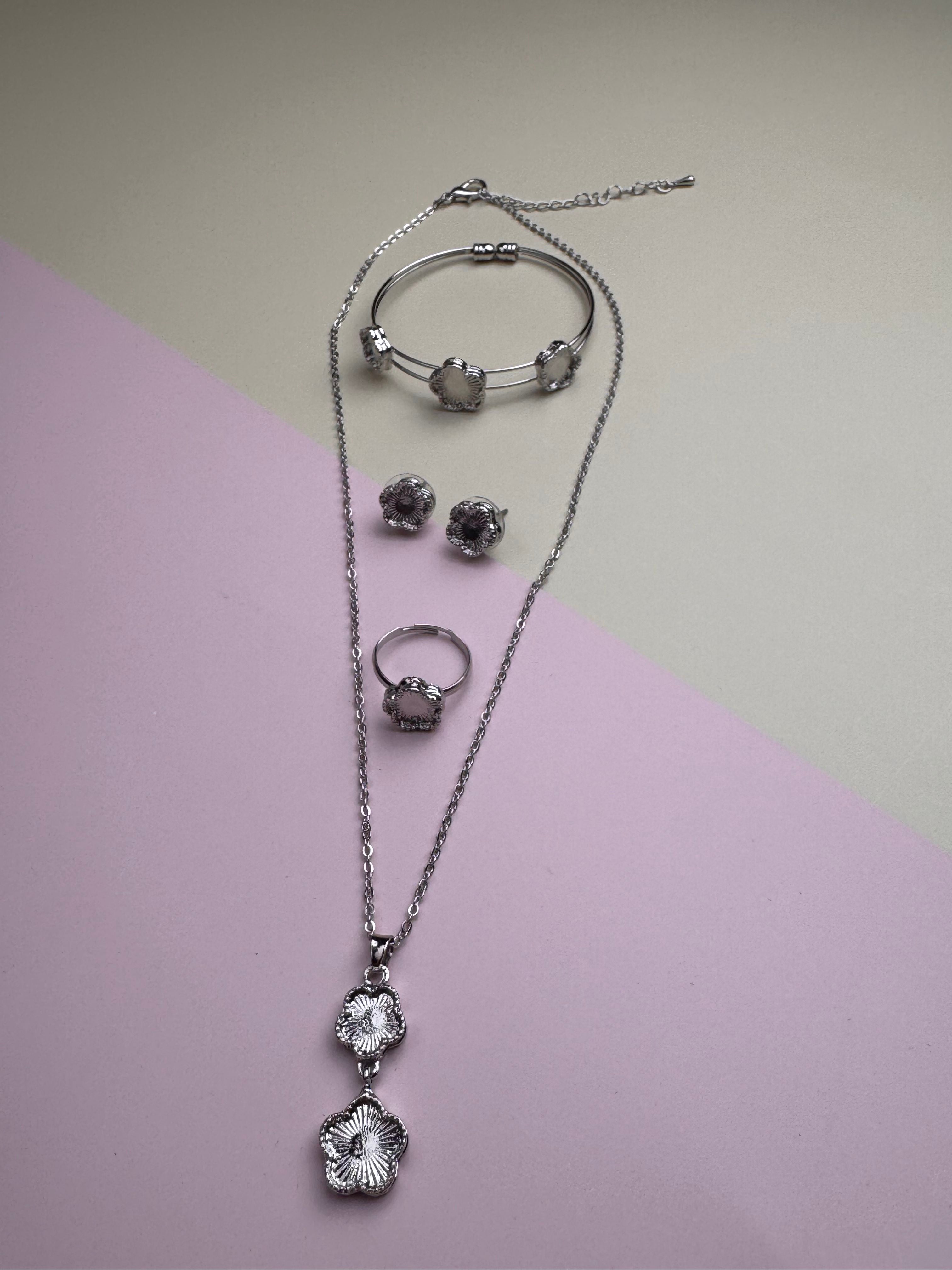 طقم اكسسوار