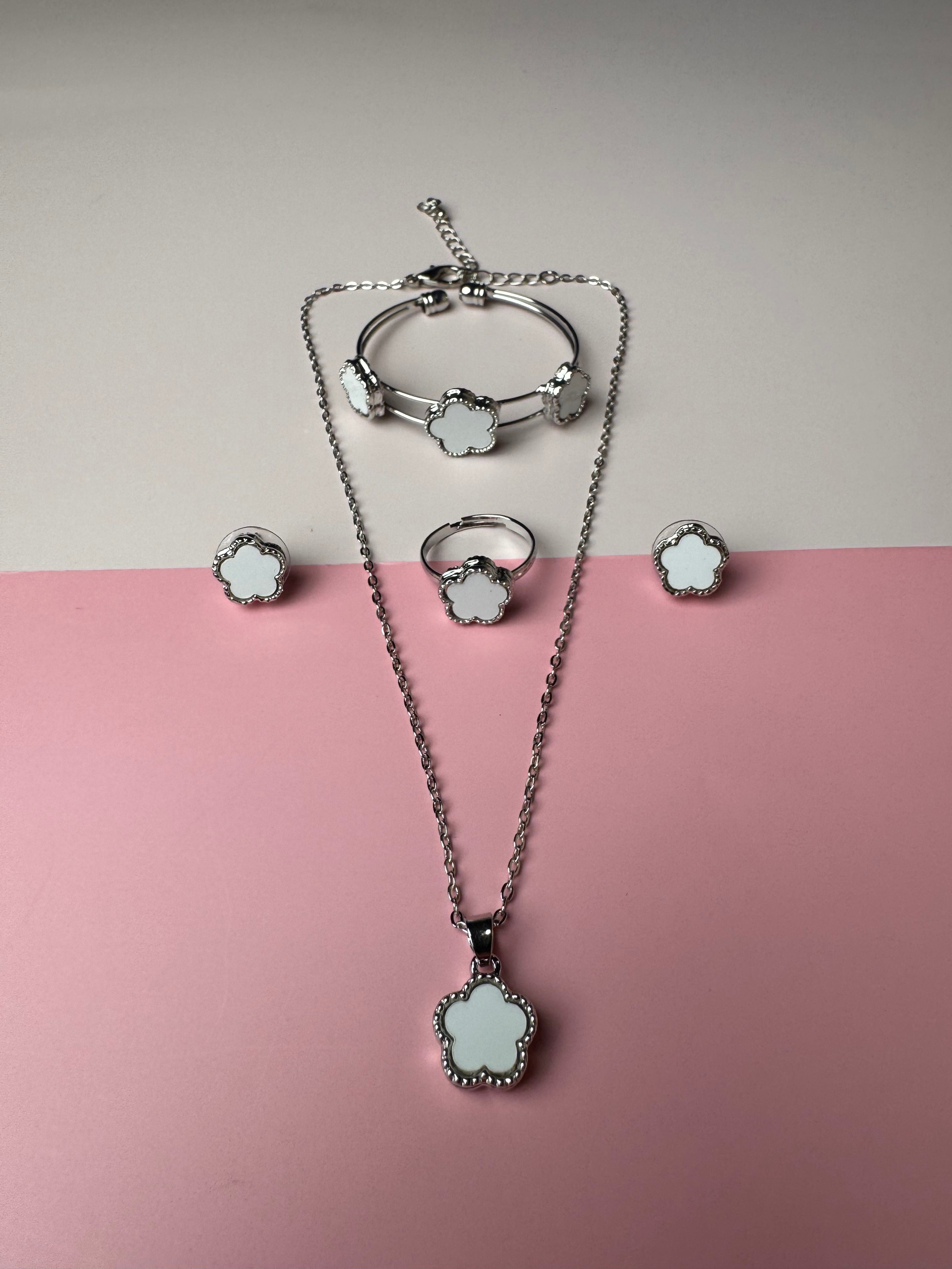 طقم اكسسوار