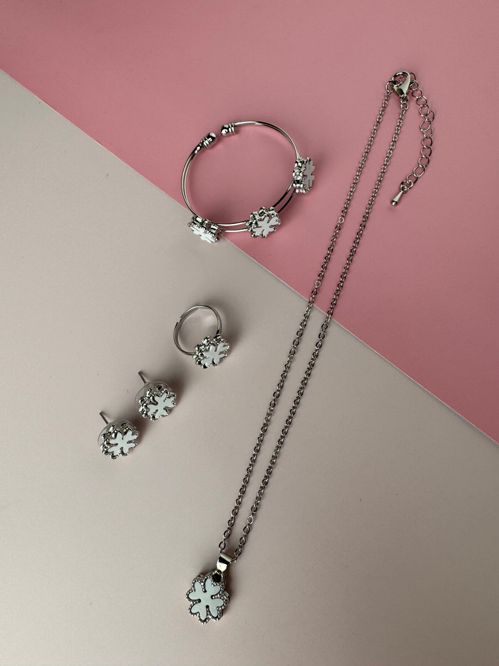 طقم اكسسوار